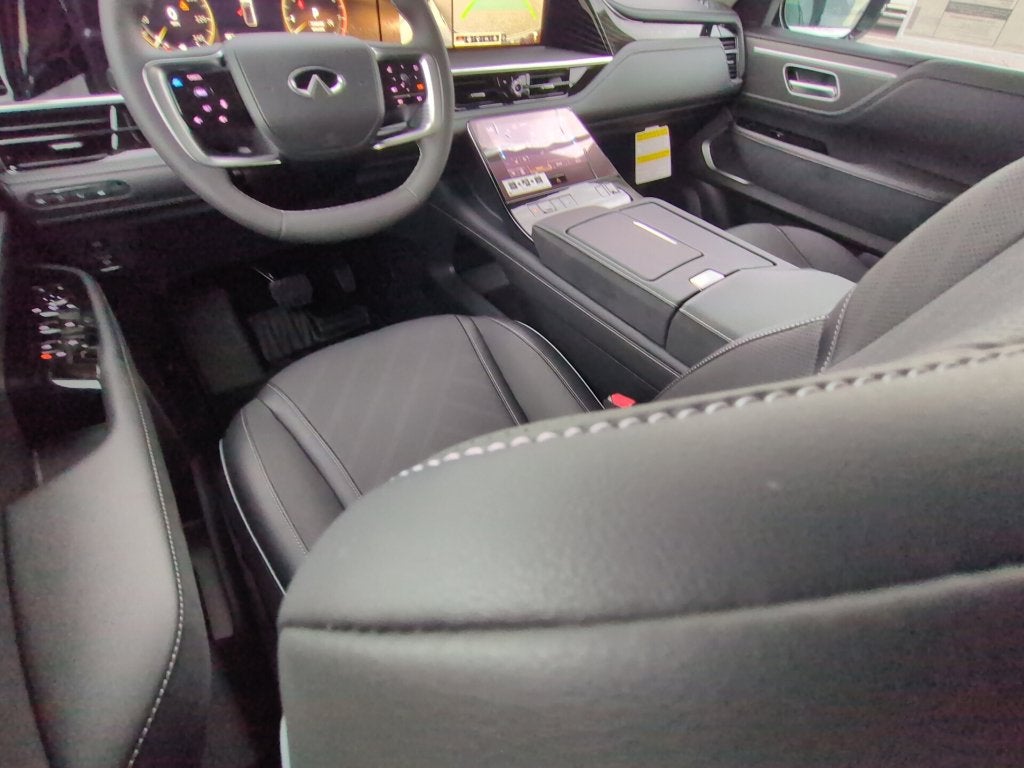 2027 INFINITI QX80 Luxe 4WD