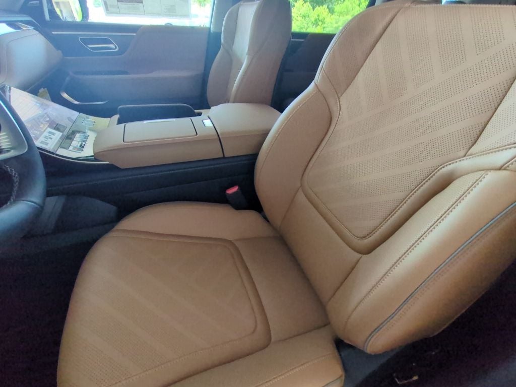 2027 INFINITI QX80 Luxe 4WD