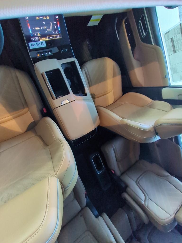 2027 INFINITI QX80 Luxe 4WD