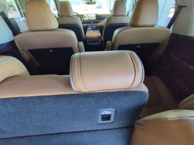 2027 INFINITI QX80 Luxe 4WD