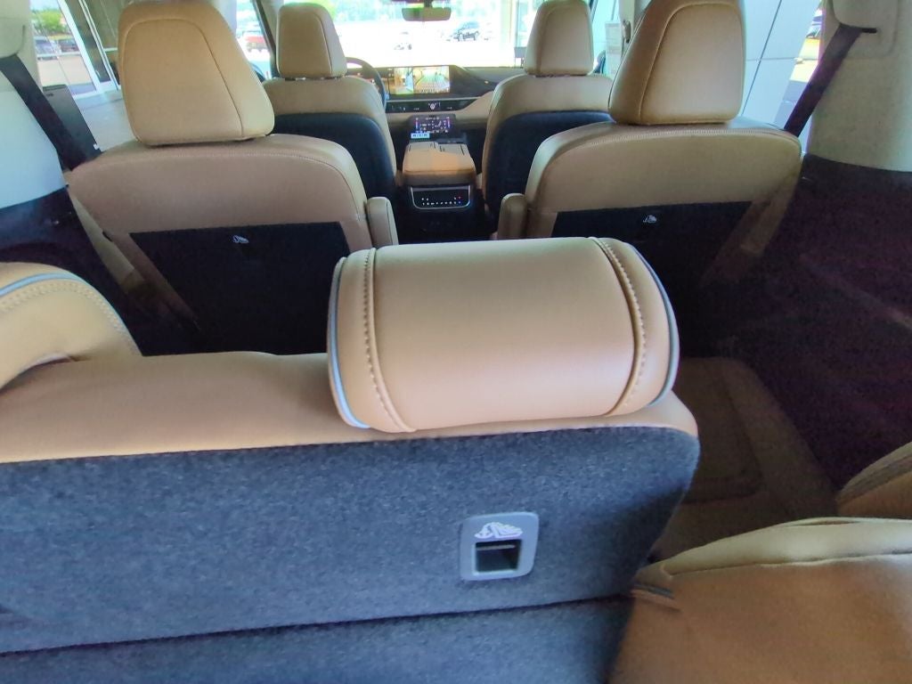 2027 INFINITI QX80 Luxe 4WD