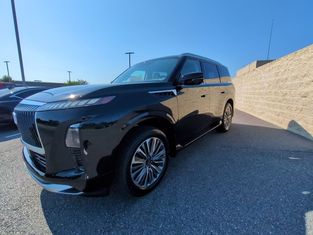 2027 INFINITI QX80 Luxe 4WD