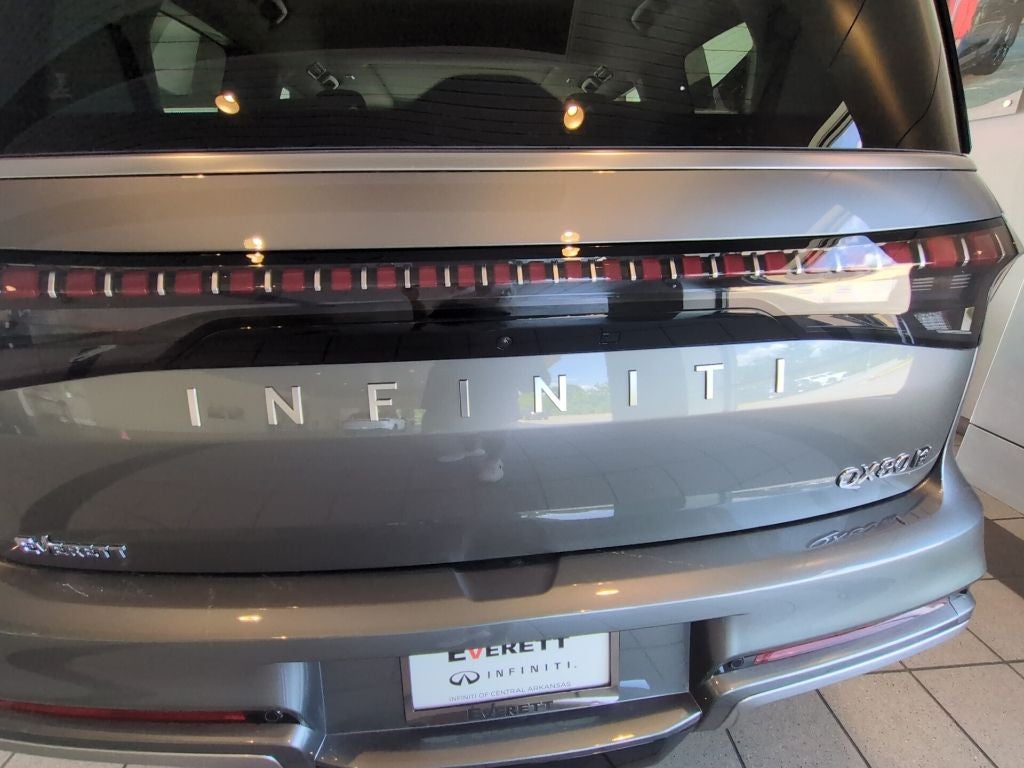2027 INFINITI QX80 Luxe 4WD