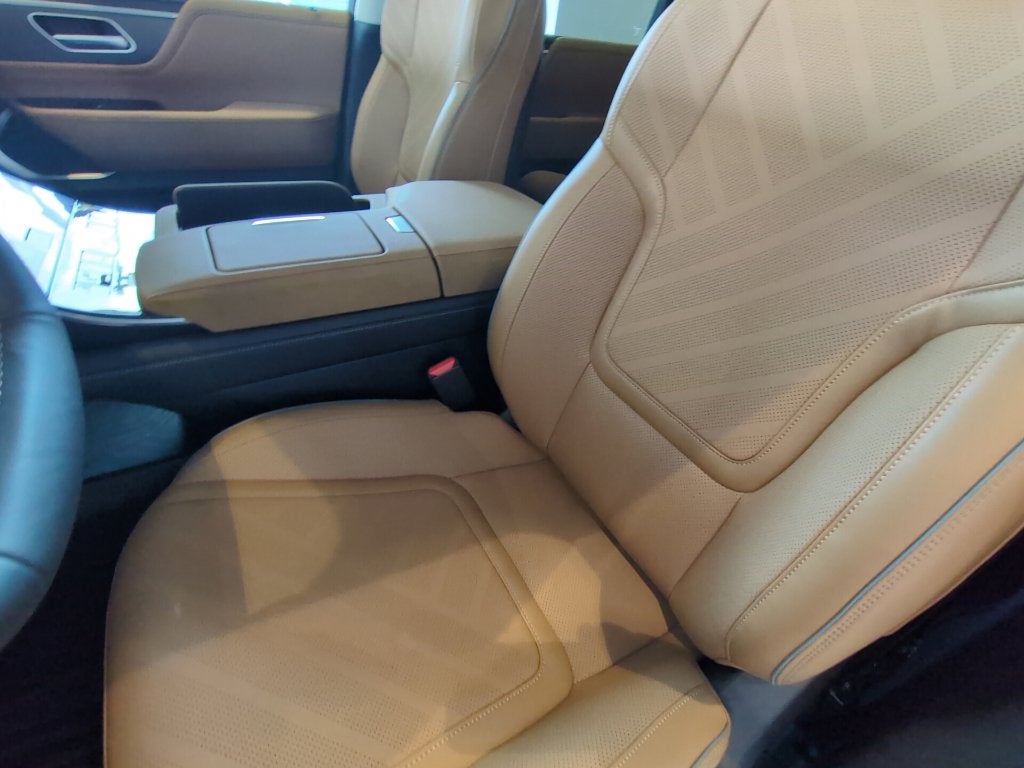 2027 INFINITI QX80 LUXE