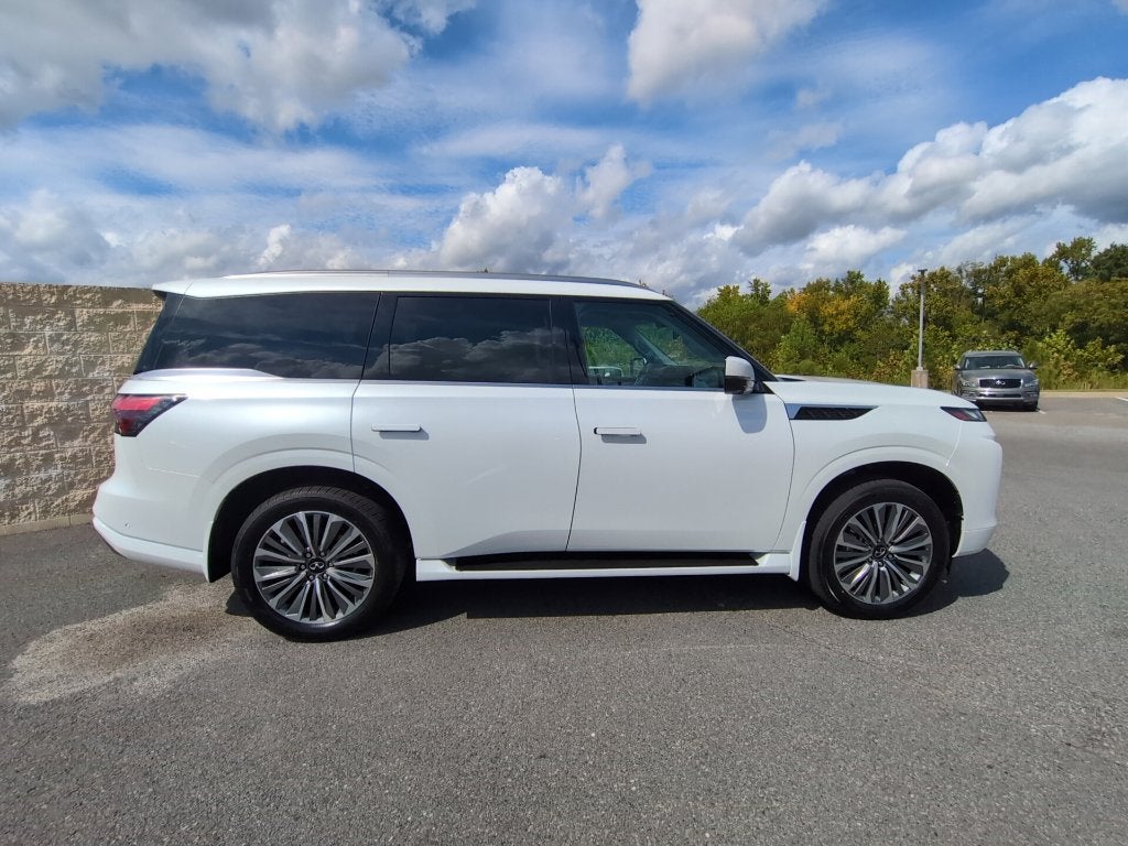 2027 INFINITI QX80 LUXE