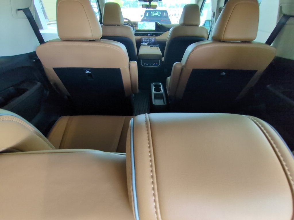 2027 INFINITI QX80 LUXE