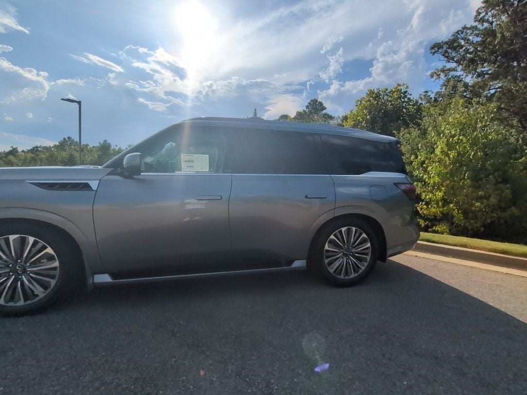 2027 INFINITI QX80 Luxe 4WD