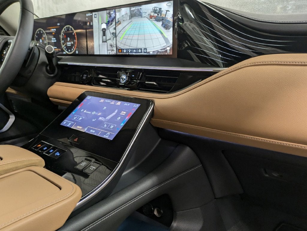 2025 INFINITI QX80 SENSORY