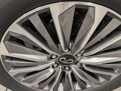 2025 INFINITI QX80 SENSORY