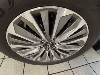 2025 INFINITI QX80 Sensory 4WD