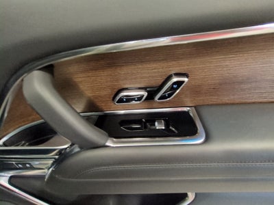 2025 Land Rover Range Rover SE