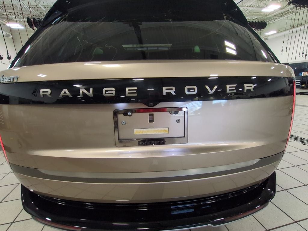 2025 Land Rover Range Rover SE