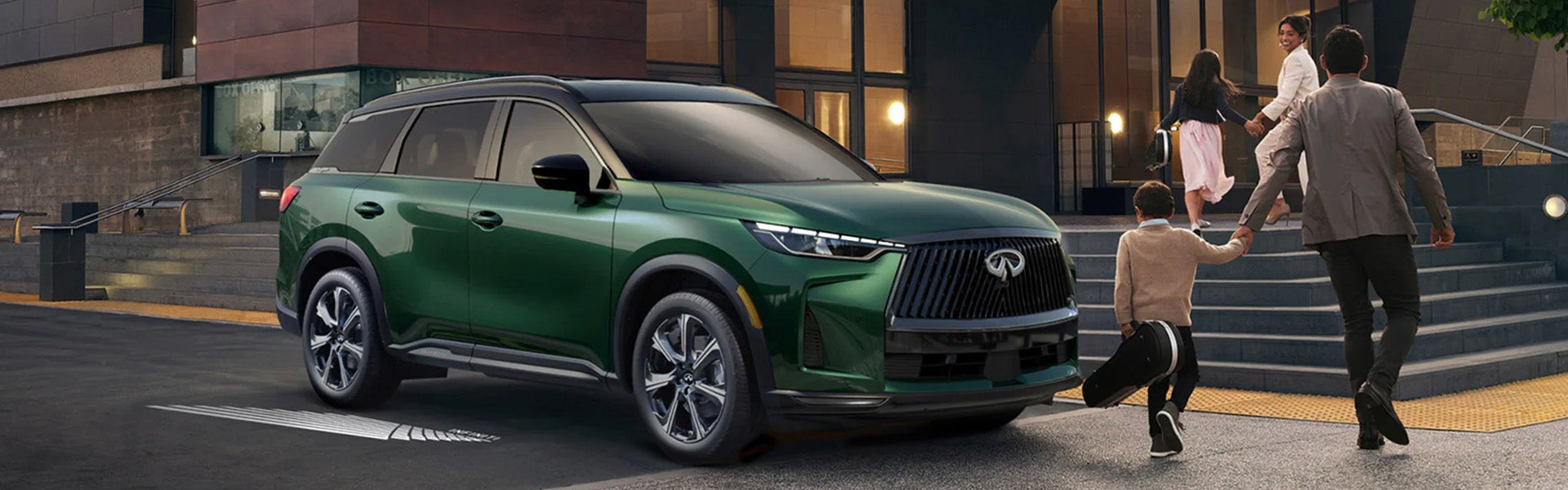 The steering column of the 2026 INFINITI QX80 in Benton, AR